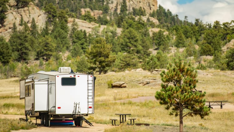 fifth-wheel-travel-trailer-road-trip-in-colorado-